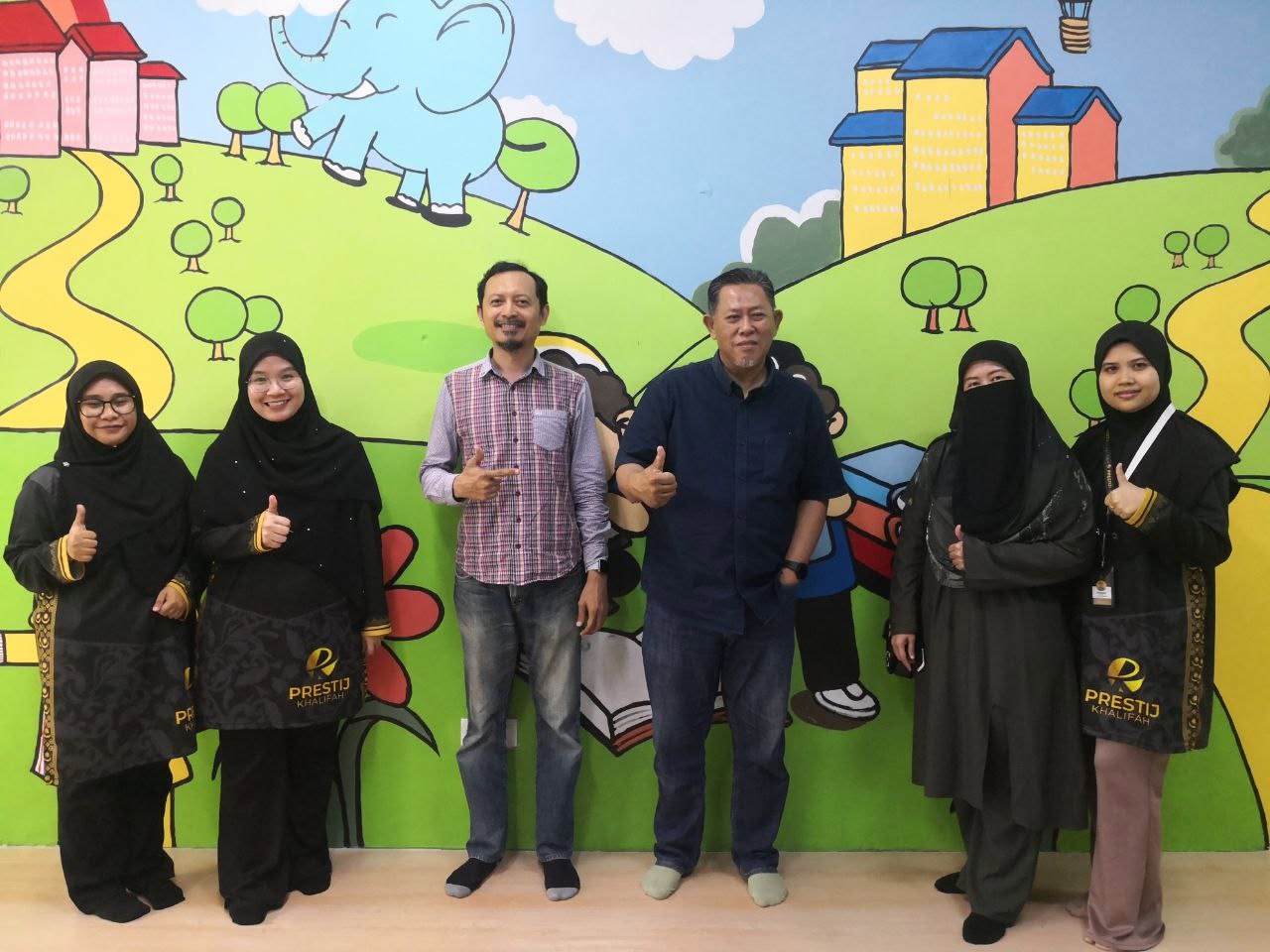 Bersama klien SME sektor pendidikan, Prestij Khalifah